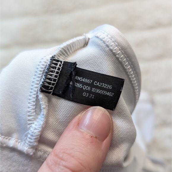 Victoria's Secret PINK Sports Bra Bundle Black Camo & White Racer Back Medium - Picture 4 of 10